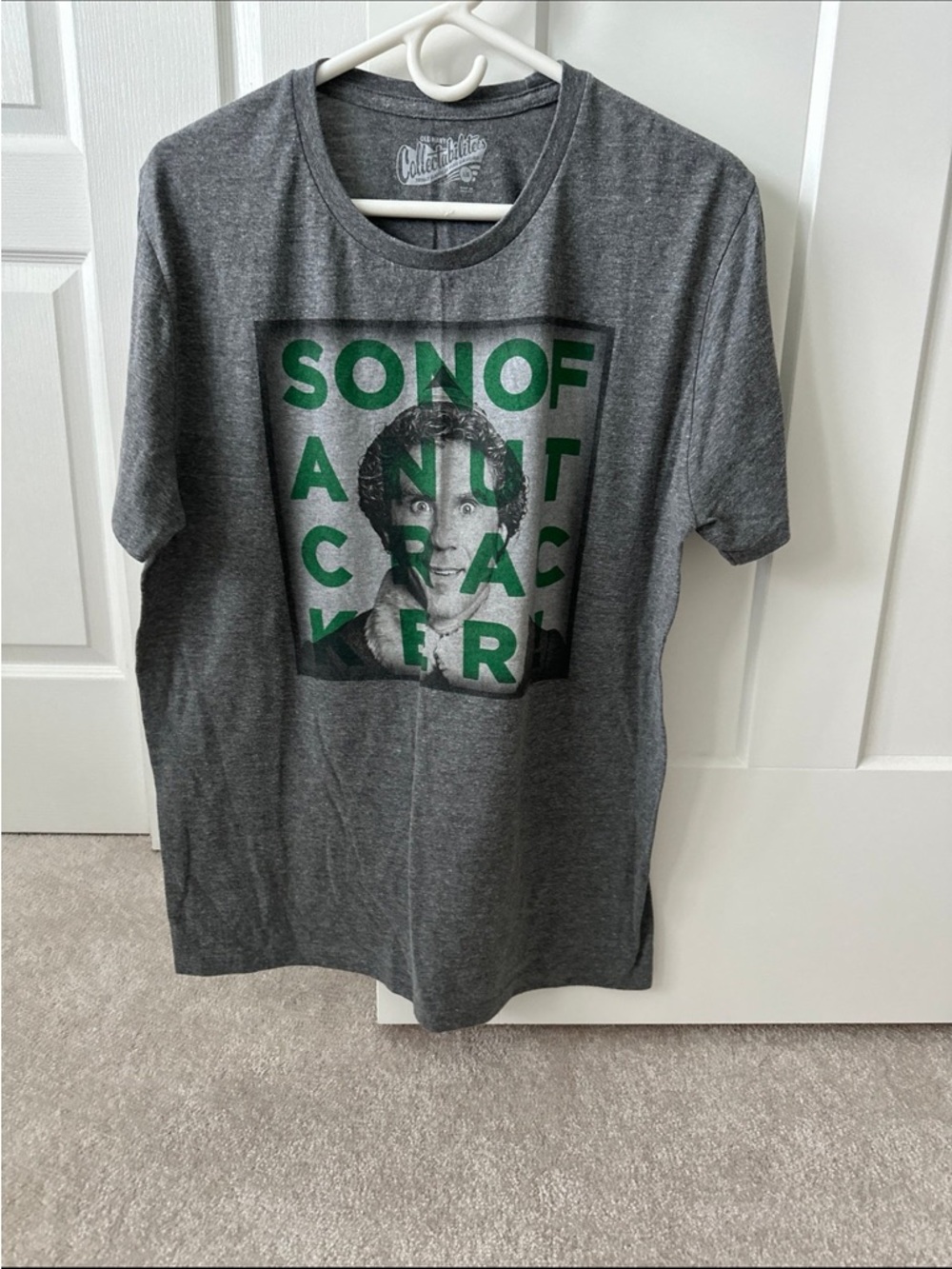 💚4/$30💚 Old Navy Gray Graphic Tee with Green Text
